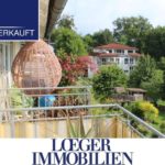 Mitten drin: 2,5 Zimmer Galeriewohnung mit Aufzug und Tiefgarage