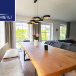 +VERMIETET+ Moderne, lichtdurchflutete Doppelhaushälfte mit Einbauküche und Kamin in ruhiger Lage