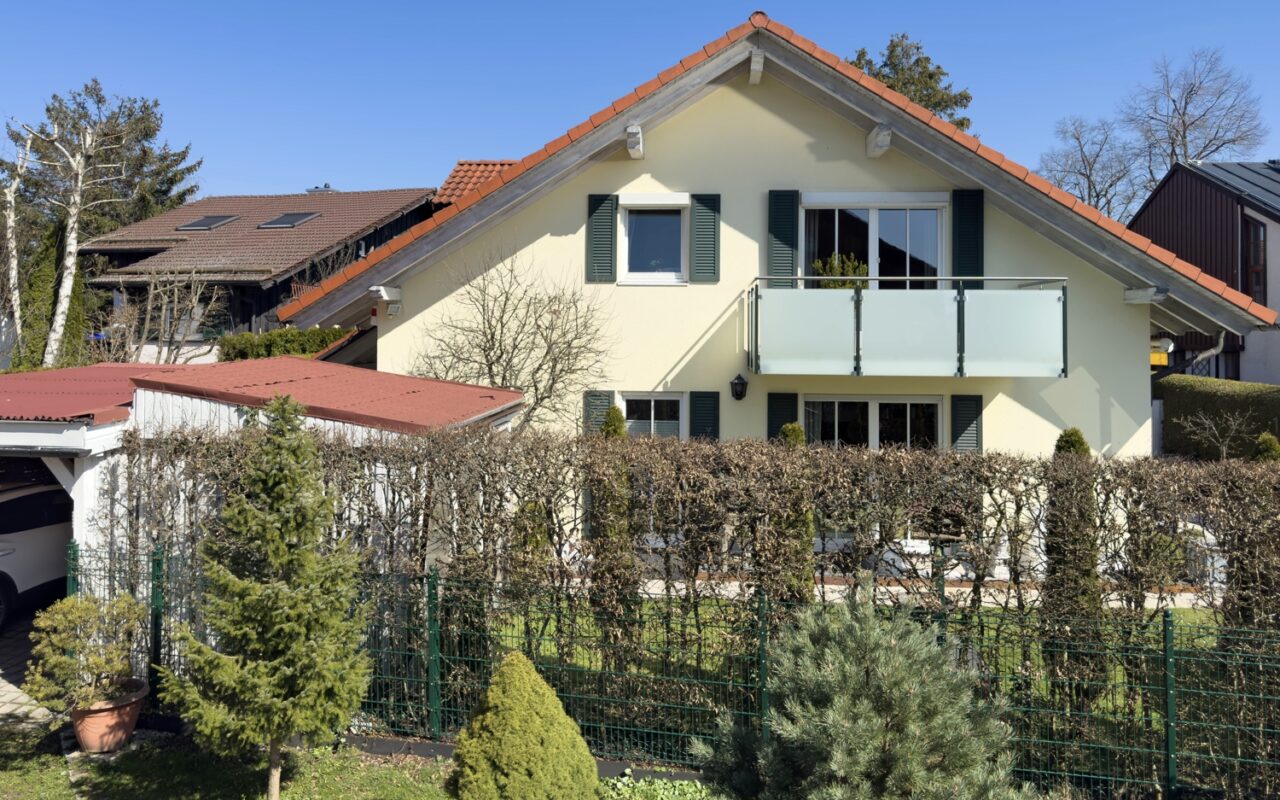 Moderne Doppelhaushälfte in ruhiger Lage