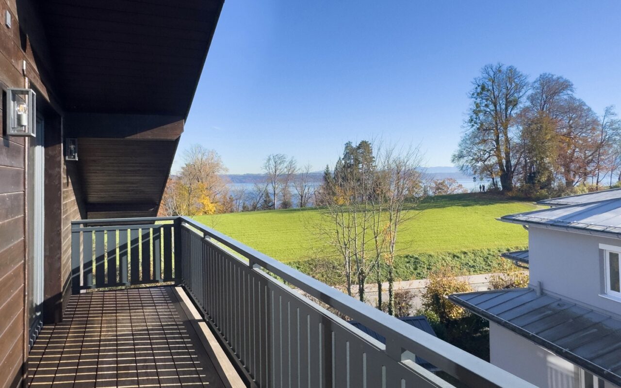 Wohnen mit See- und Bergblick – 3-Zimmer-Dachgeschosswohnung in Tutzing