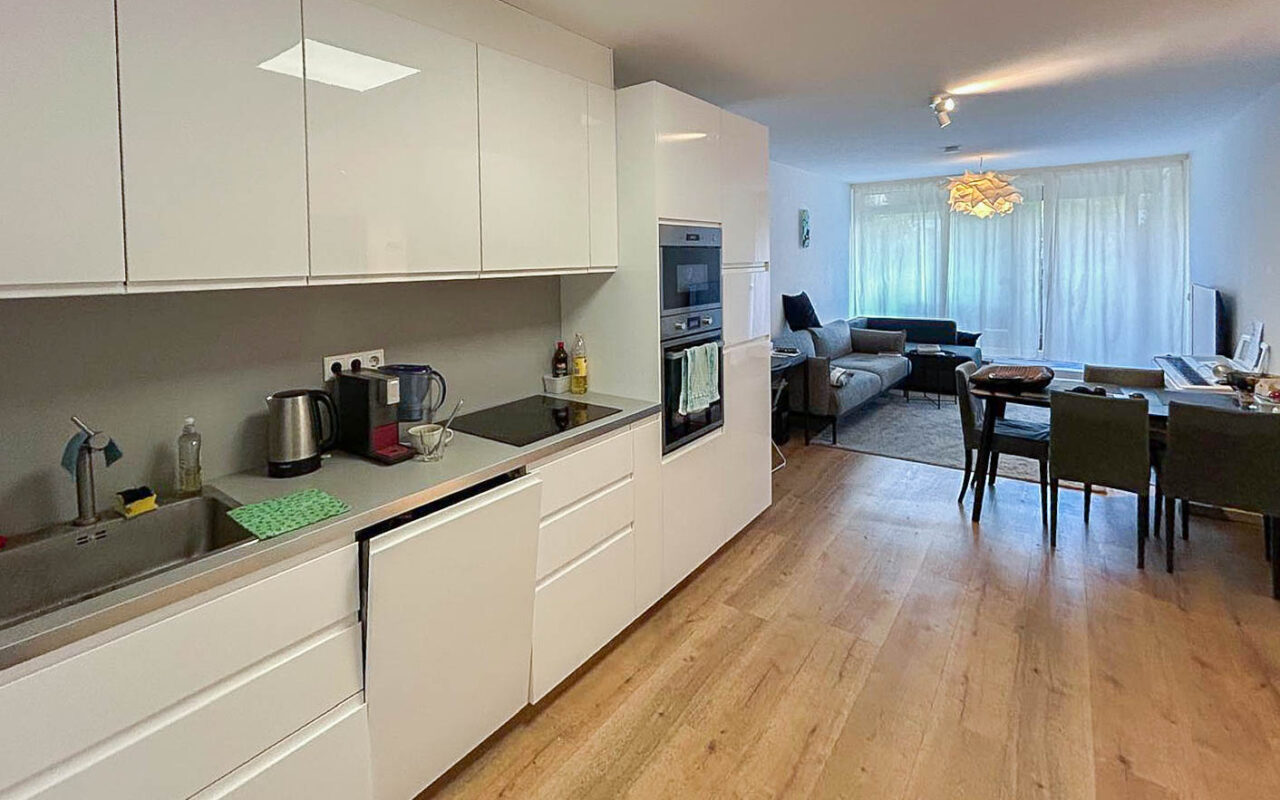 Modern wohnen nahe der Isar – möblierte 3-Zimmer-Wohnung mit zwei Balkonen & Tiefgaragenstellplatz